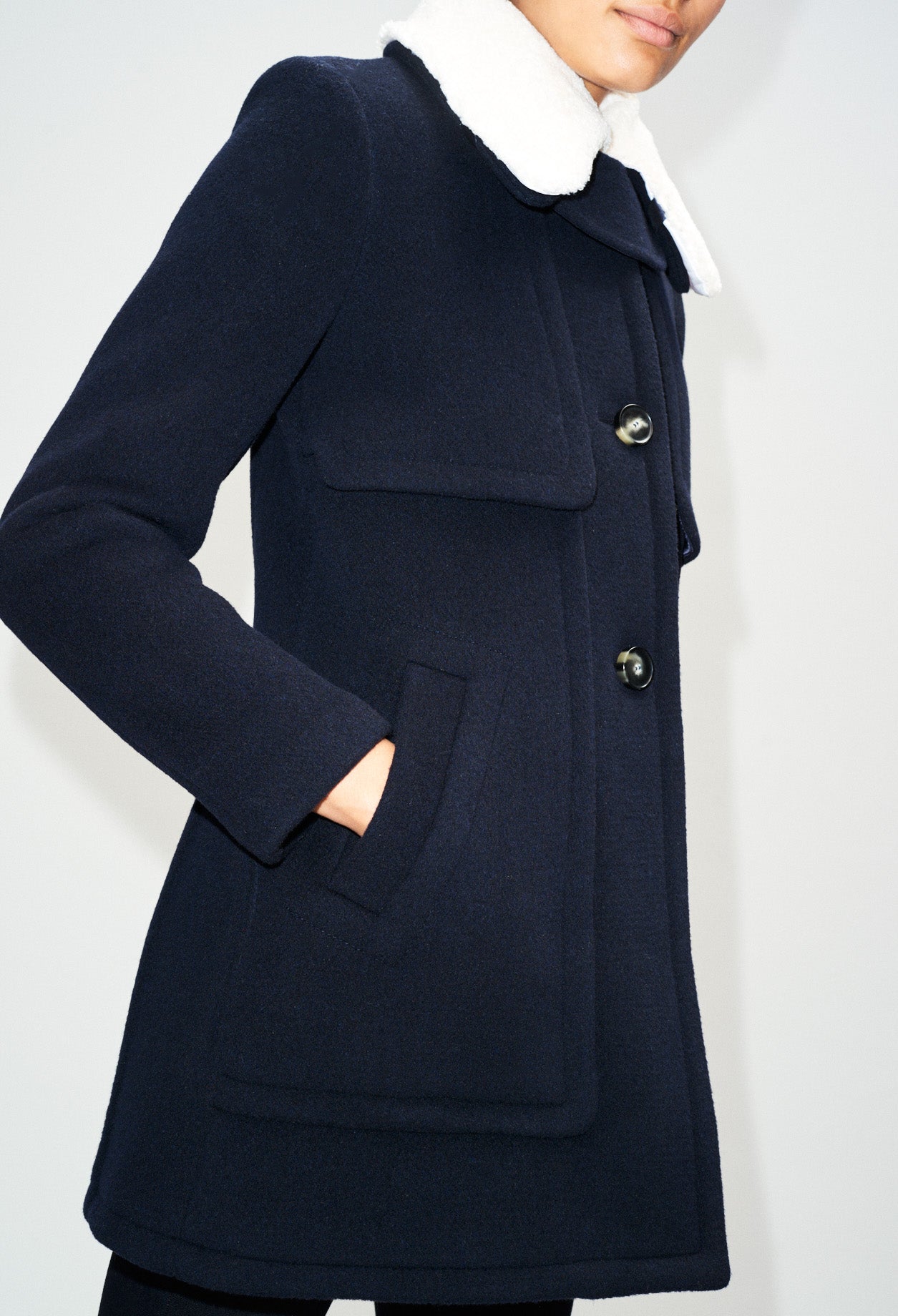 Manteau droit à col en fausse fourrure Faume - seconde main