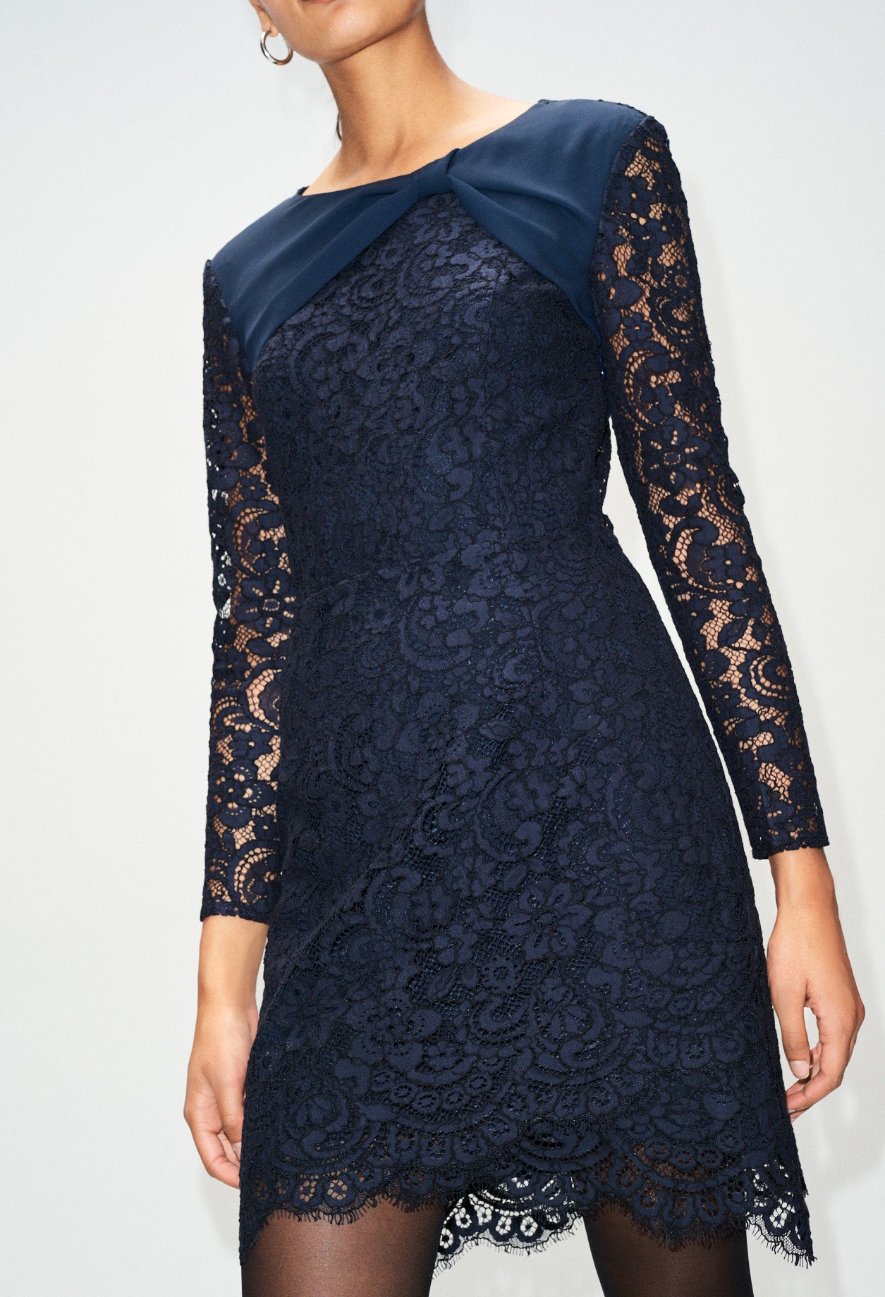 Robe manches longues dentelle bi-matière Faume - seconde main