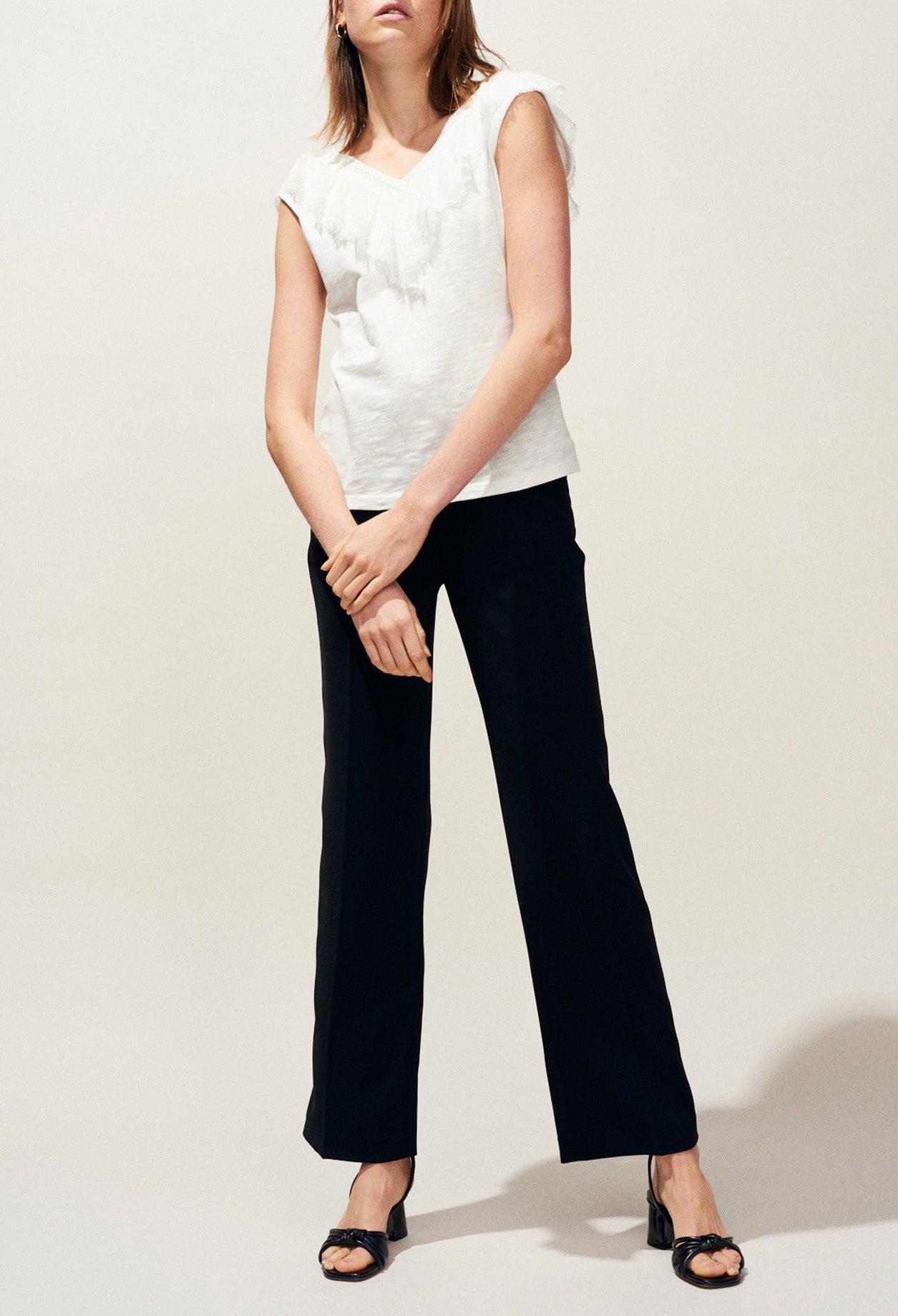 T-shirt col V à volants dentelle Faume - seconde main