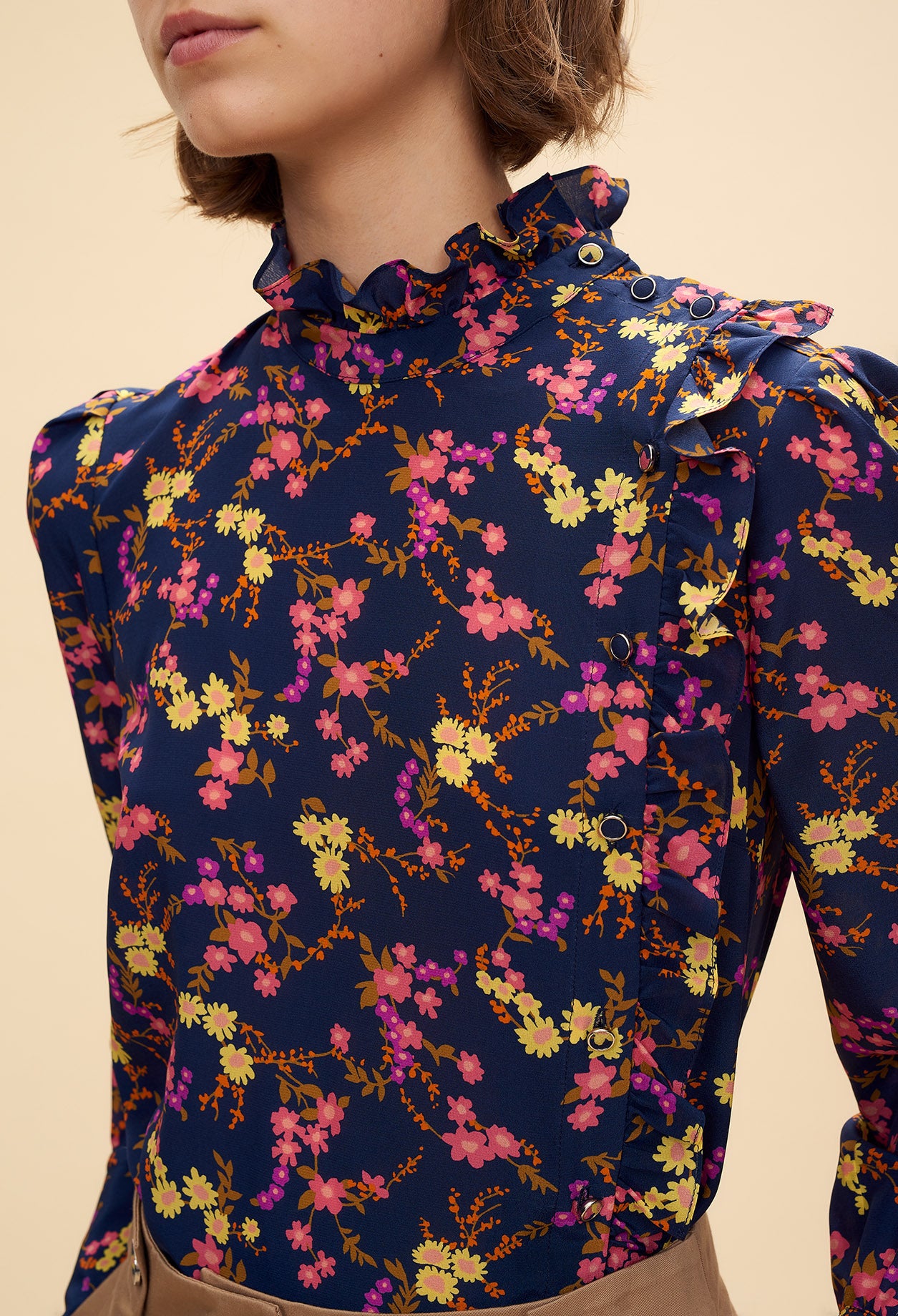 Top en soie col victorien imprimé fleurs Faume - seconde main