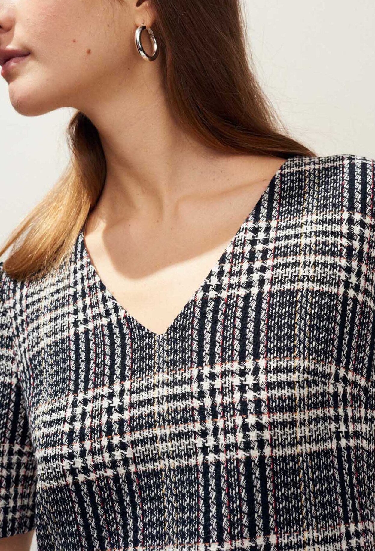 Robe droite en tweed frangée col V Faume - seconde main