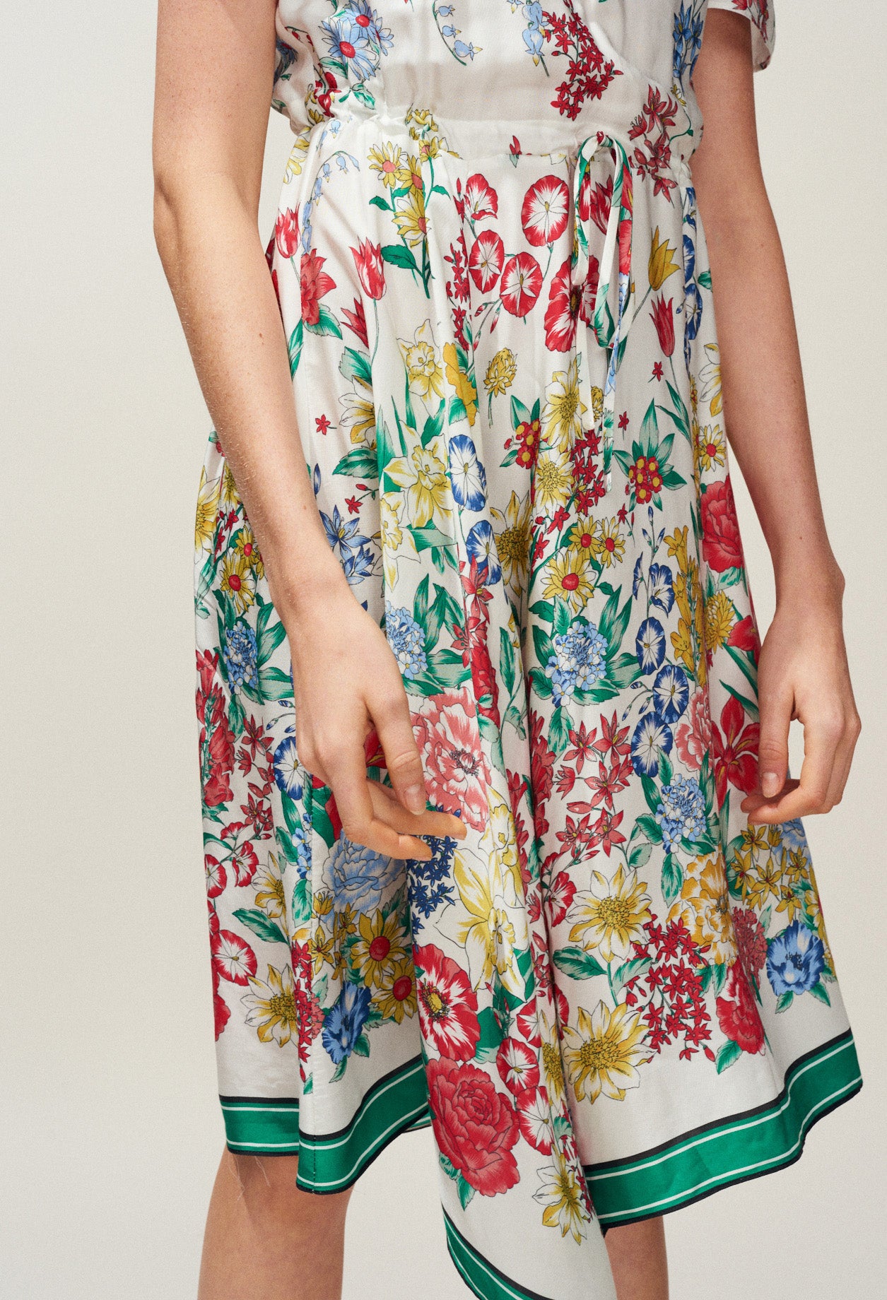 Robe asymétrique col V imprimé fleuri Faume - seconde main