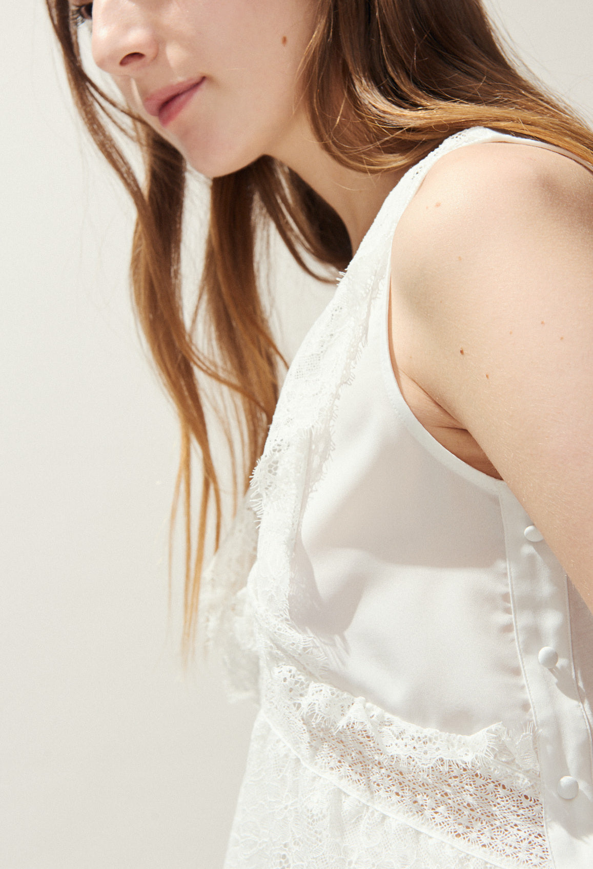 T-shirt sans manches à volants dentelle Faume - seconde main