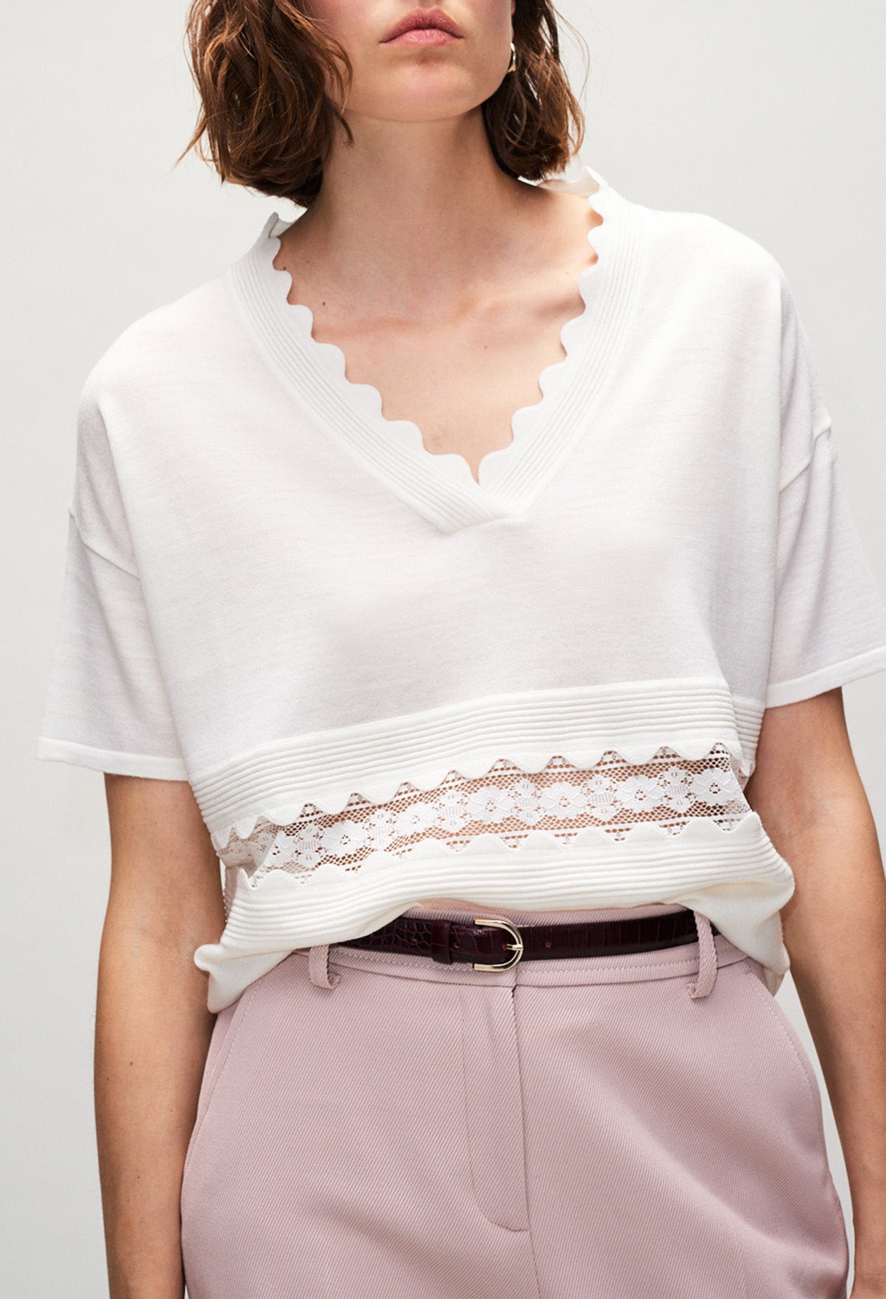 Pull détail dentelle col V Faume - seconde main