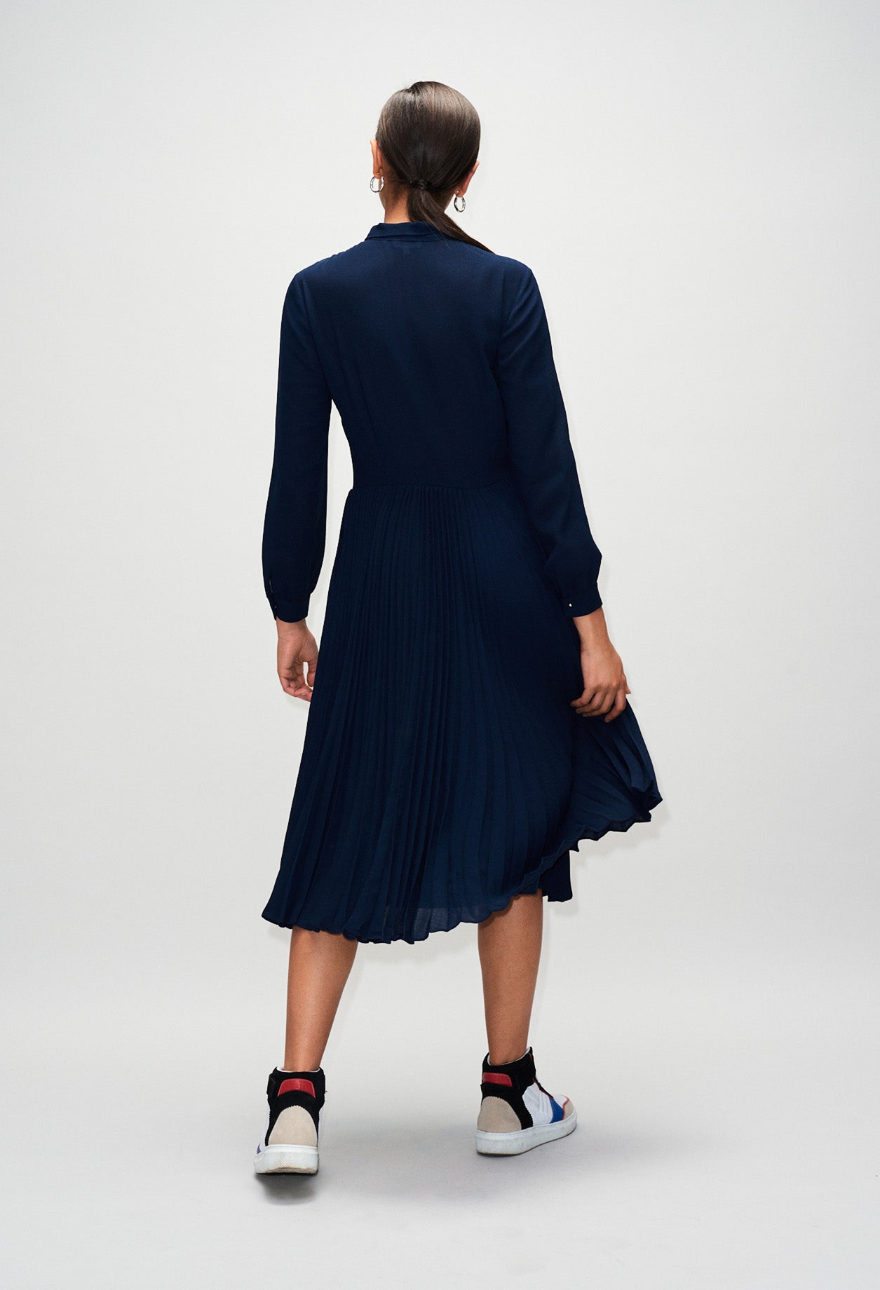 Rob longu plissé à col lavallièr Faume - seconde main