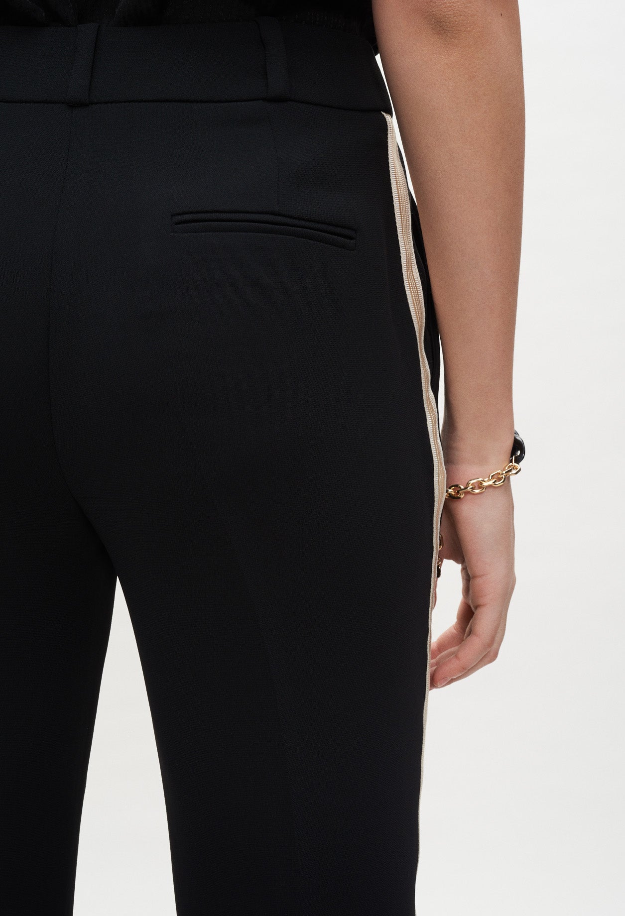 Pantalon de tailleur à coupe carotte Faume - seconde main