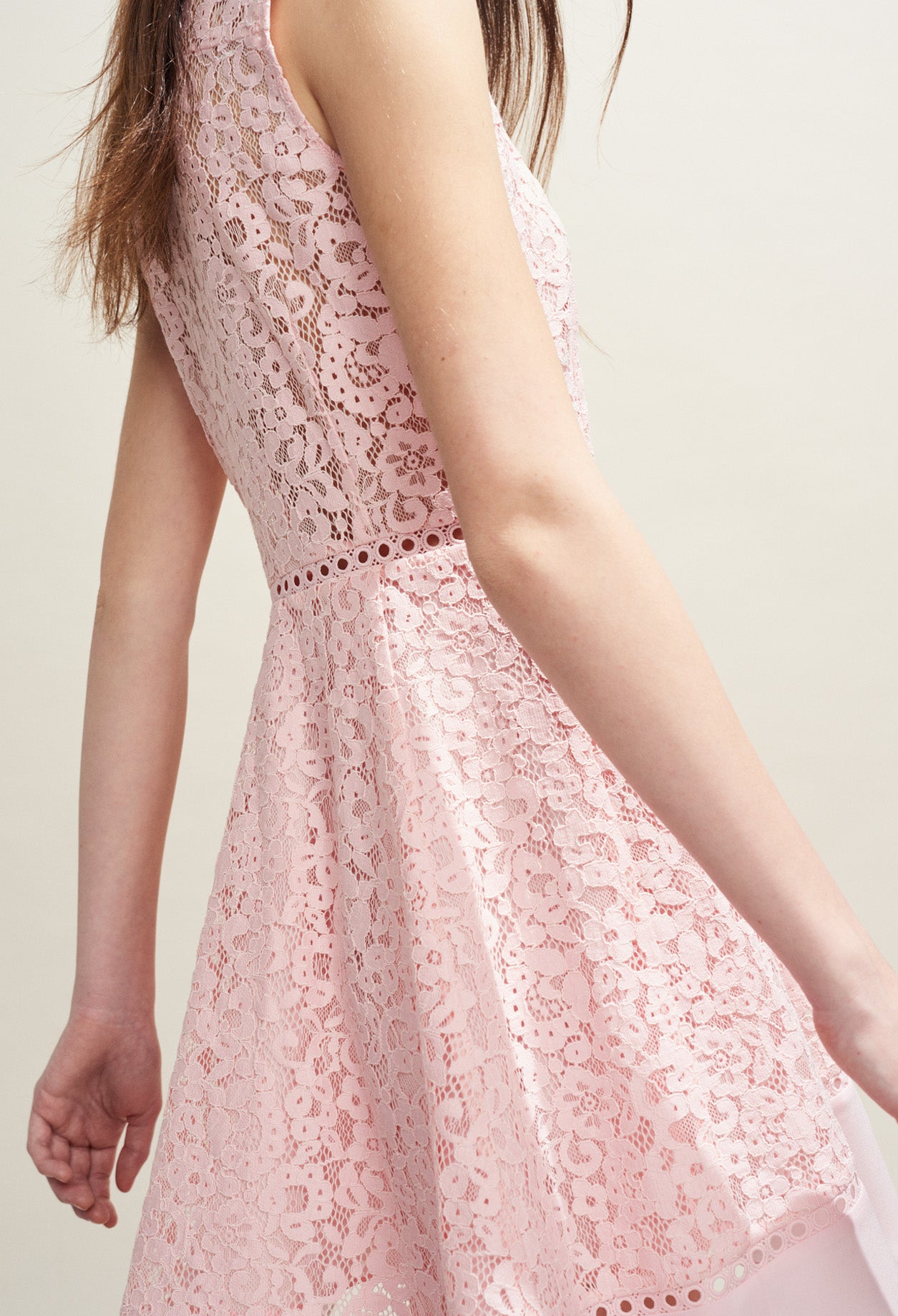 Robe patineuse en dentelle Faume - seconde main