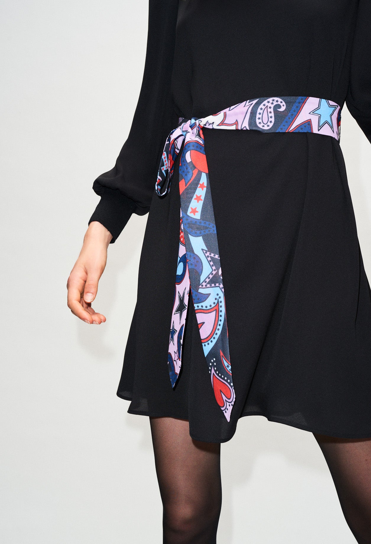 Robe fluide à ceinture foulard imprimé Faume - seconde main