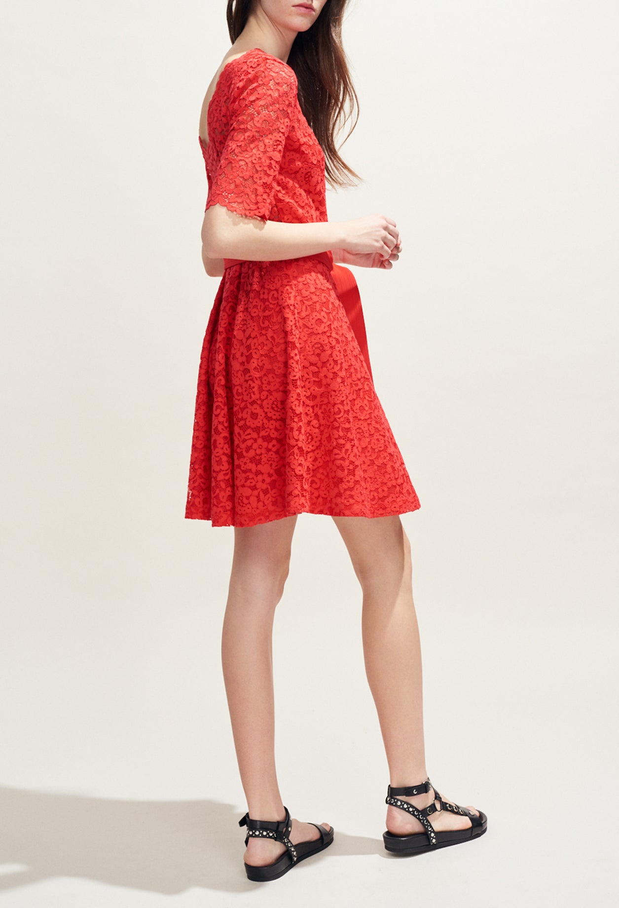 Robe en dentelle ceinturée Faume - seconde main