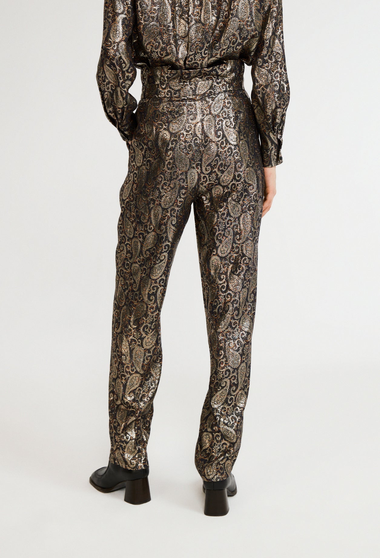 Pantalon taille haute coupe carotte Faume - seconde main