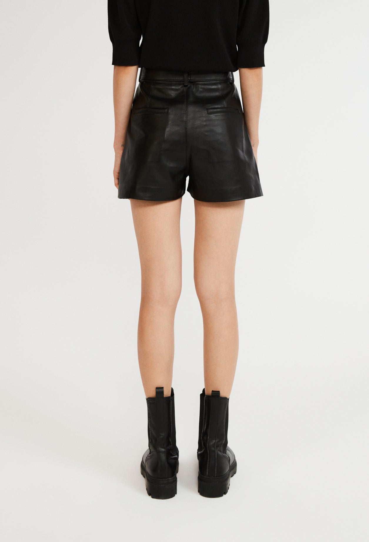 Short cuir noir Faume - seconde main