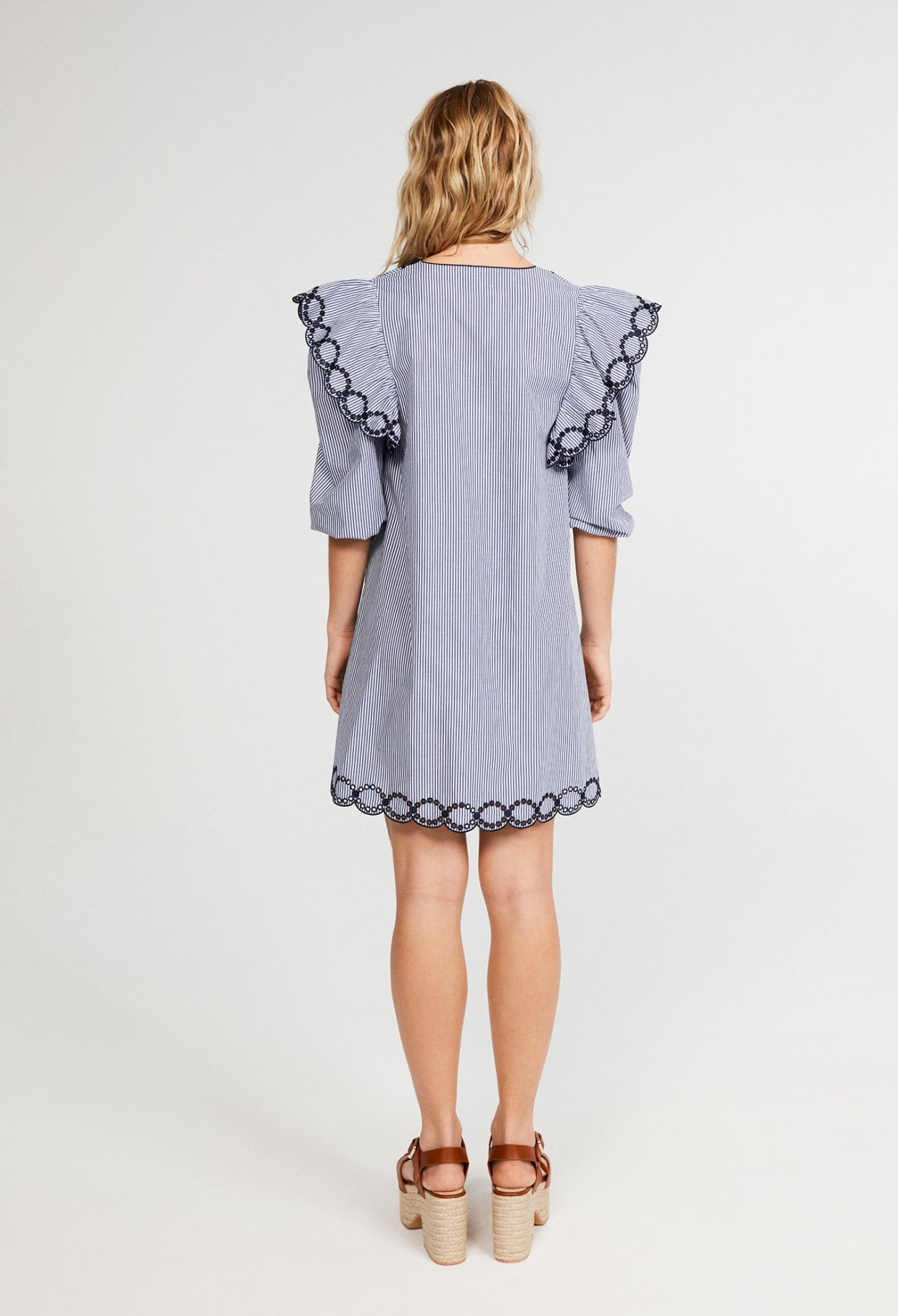 Robe trapèze brodée en coton biologique Faume - seconde main