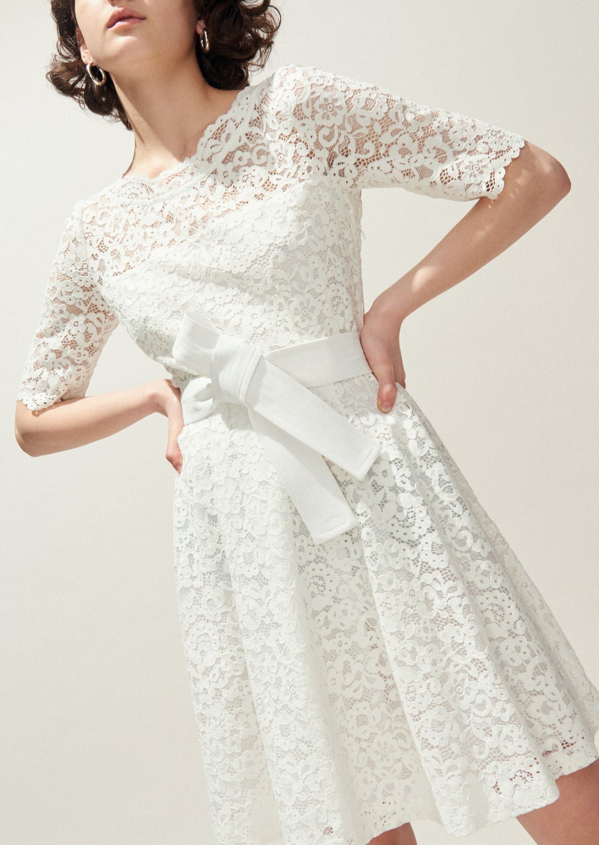 Robe en dentelle ceinturée Faume - seconde main