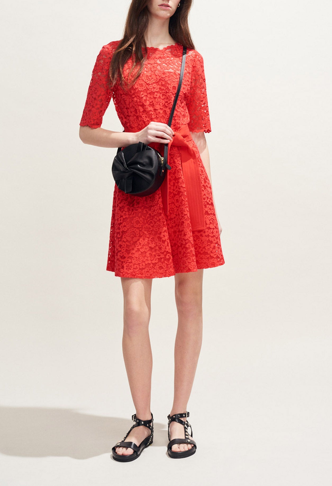 Robe en dentelle ceinturée Faume - seconde main