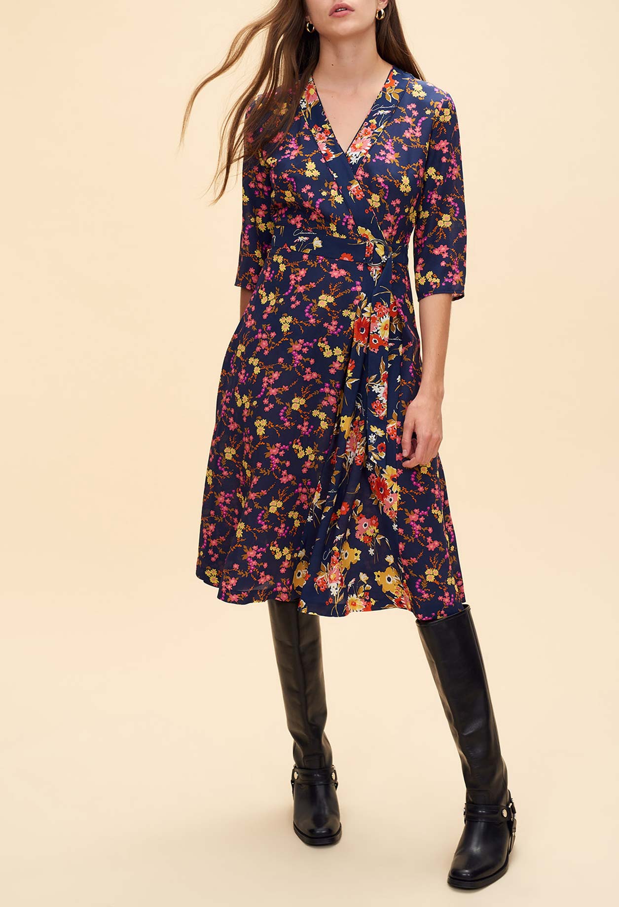 Robe en soie cache cœur imprimé fleurs Faume - seconde main