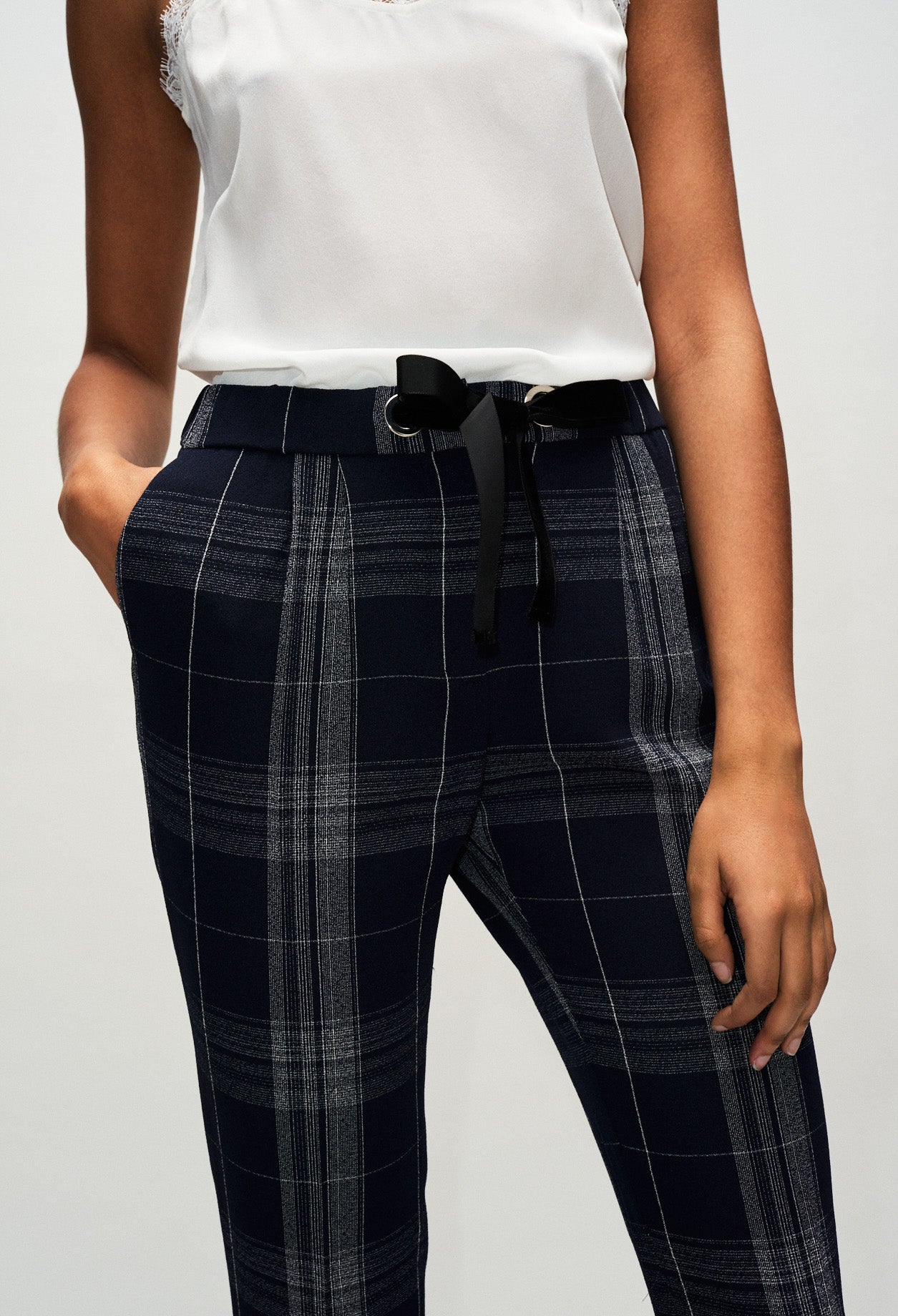 Pantalon à carreaux ceinture velours Faume - seconde main