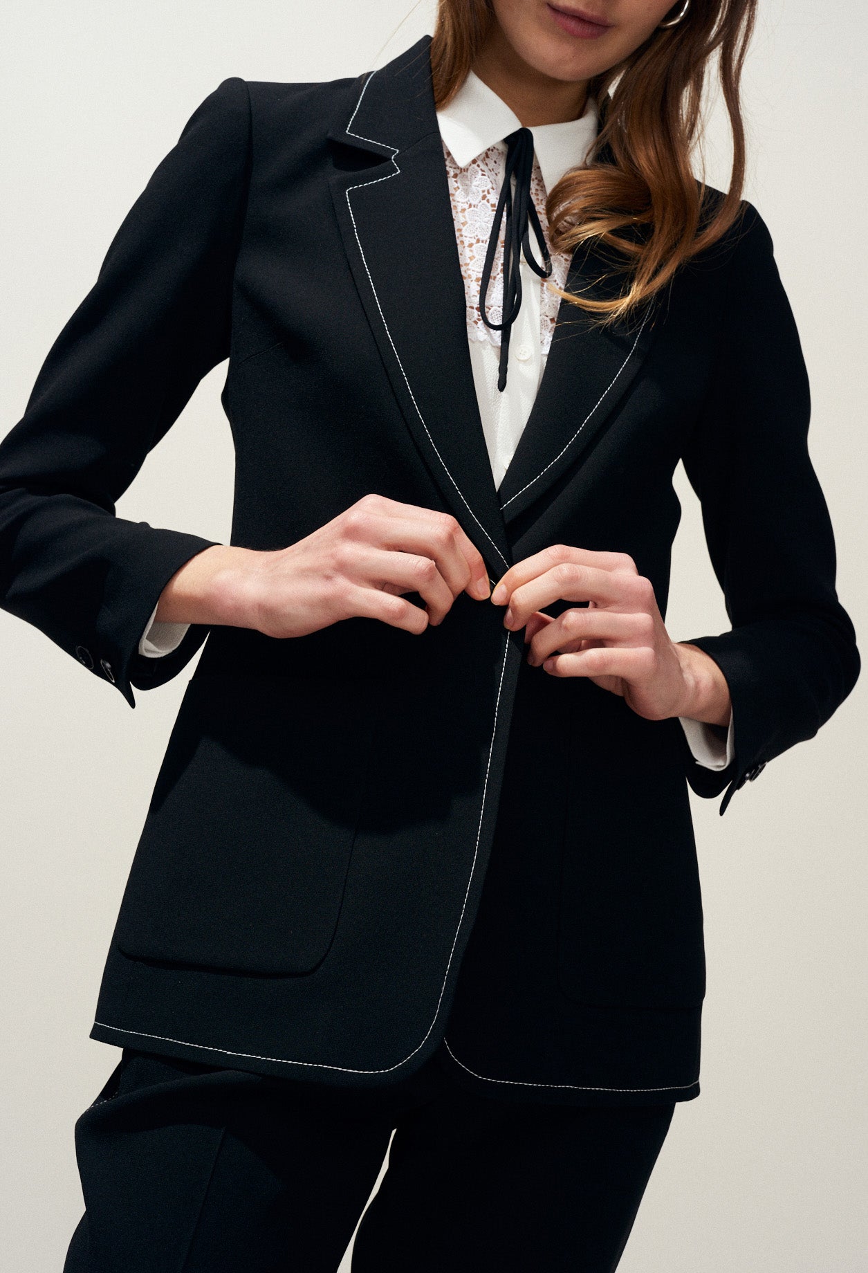 Veste tailleur surpiqûres contrastées Faume - seconde main