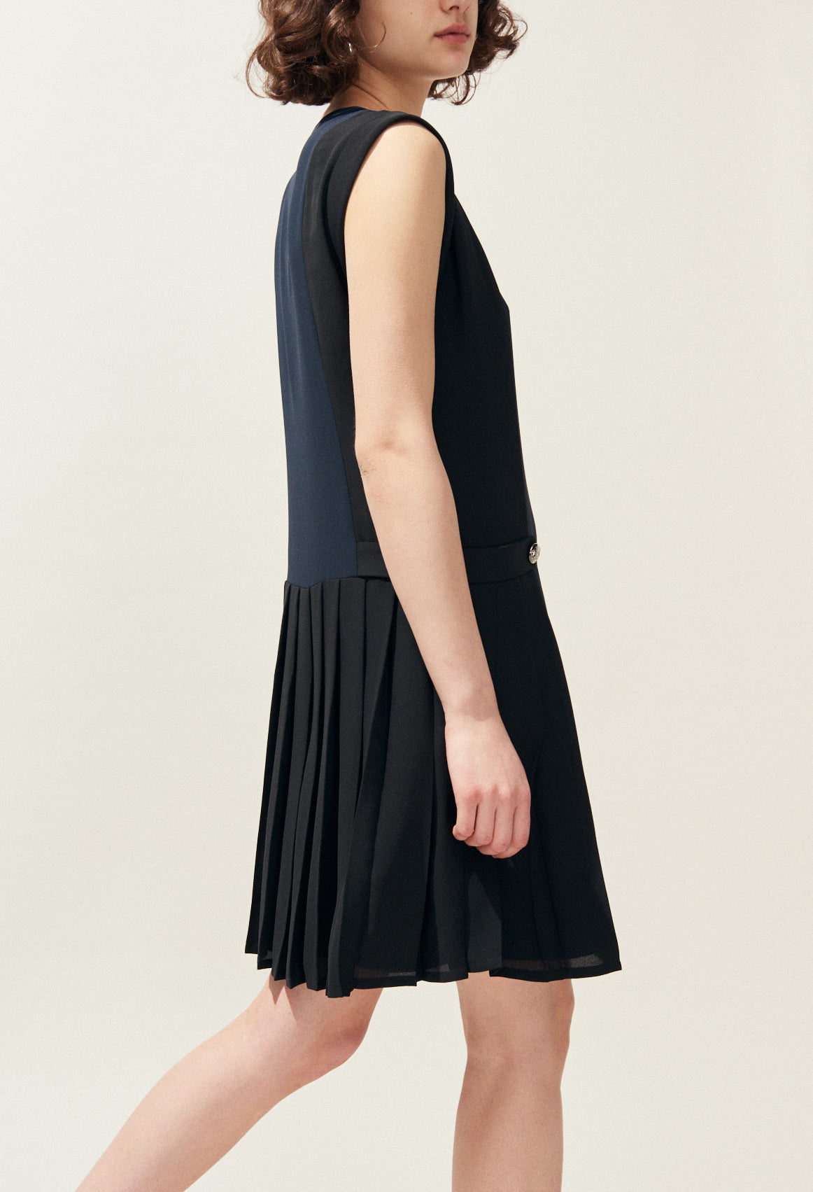 Robe plissée col V Faume - seconde main