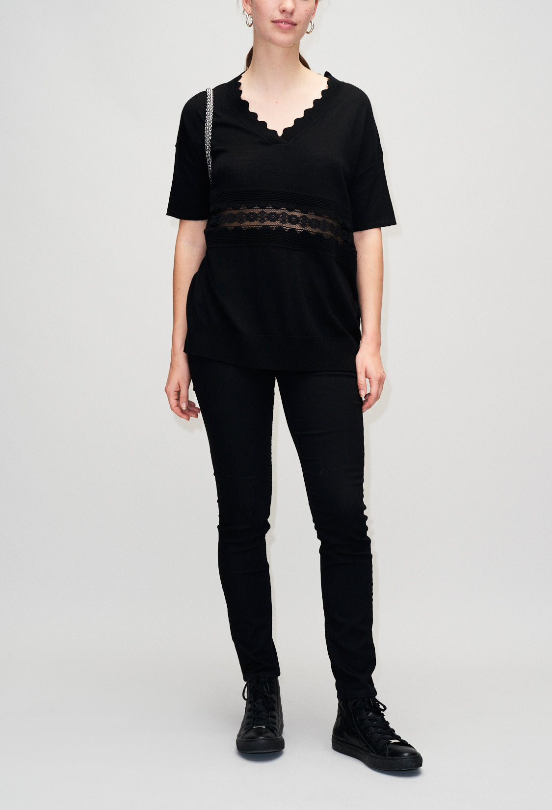 Pull détail dentelle col V Faume - seconde main